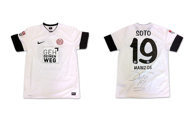 Mainz 05-Sondertrikot von Elkin Soto anlässlich der Aktion „Geh deinen Weg“