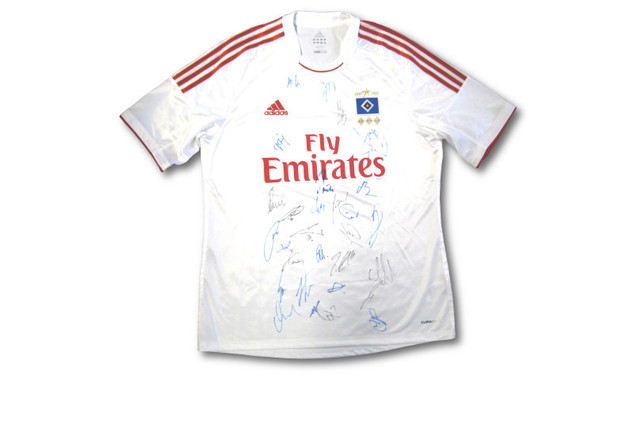 HSV-Trikot signiert vom gesamten Team