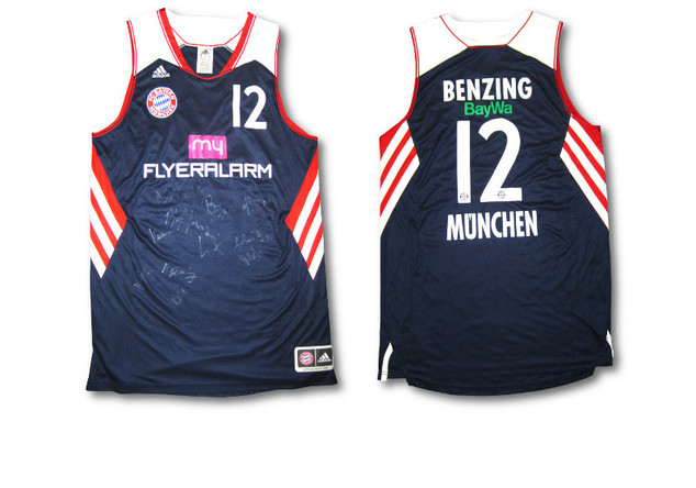 FCB-Basketball-Trikot signiert von allen
