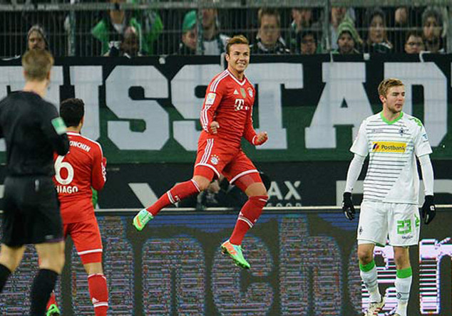  Signierte Schuhe Götze 