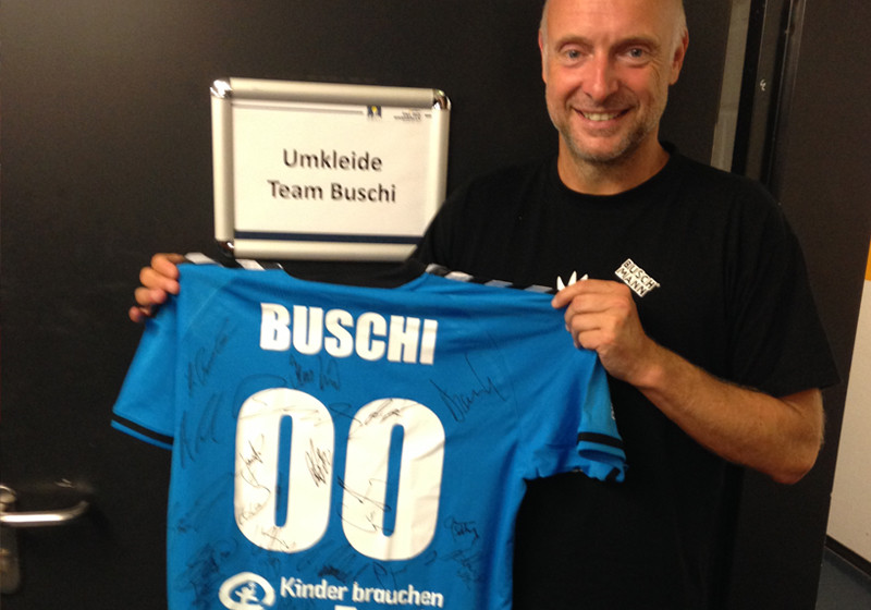  Signiertes Buschi-Trikot 