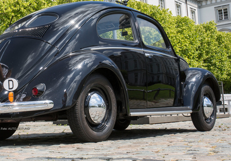 Im VW Käfer von 1951 neben „Strietzel“ die Bensberg Classic fahren
