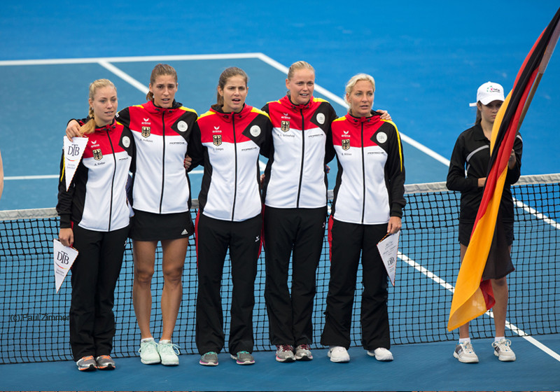  Signierte Tennisjacke 