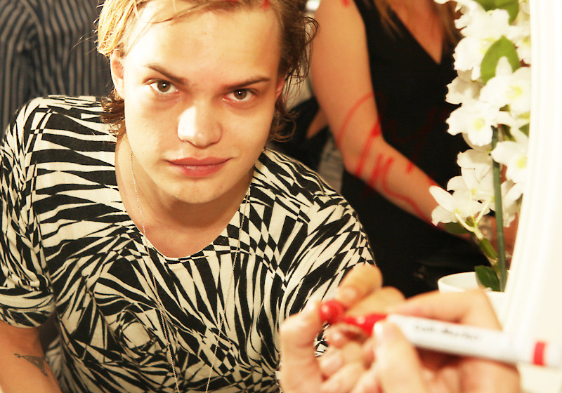  Frisiertisch + Autogramme 