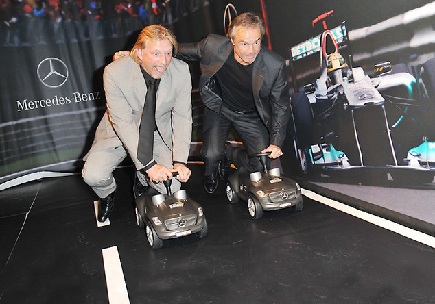 Mercedes Bobby-Benz, z. B. von Hannes Jaenicke signiert