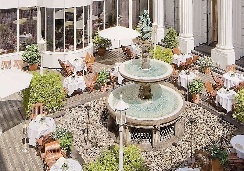 Der Innenhof des 5-Sterne-Hotels in Hamburg