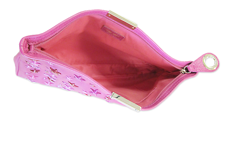 Tasche mit textilem Innenfutter und großem Staufach ausgestattet