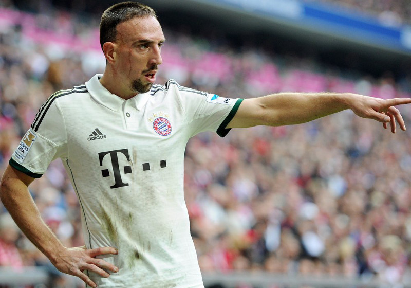 Getragenes FCB-Trikot von allen signiert