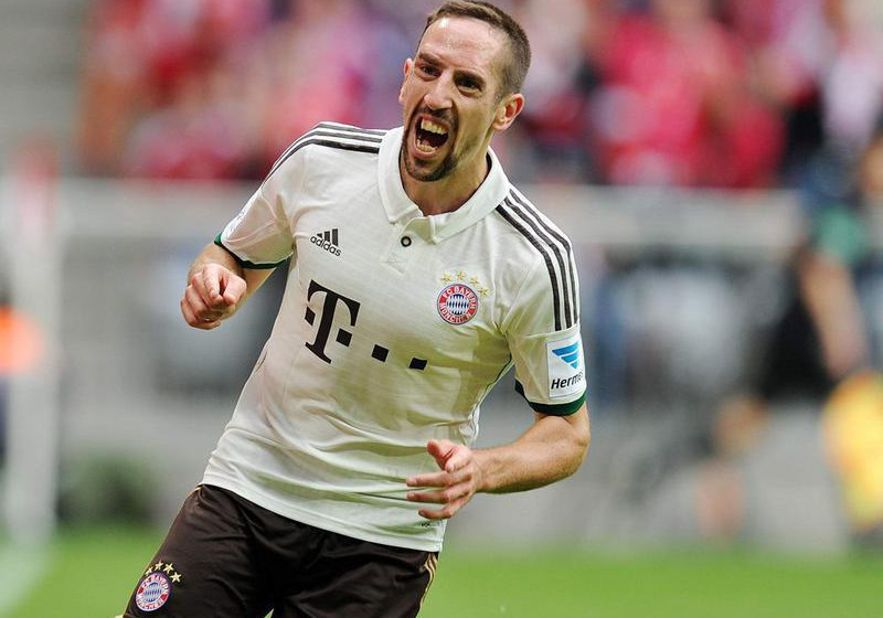 Getragenes FCB-Trikot von allen signiert