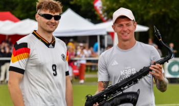 Das legendäre EM-Saxophon wird für die Toni Kroos Stiftung versteigert!  Das legendäre EM-Saxophon wird für die Toni Kroos Stiftung versteigert!