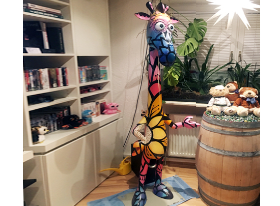 Giraffe Flower Power