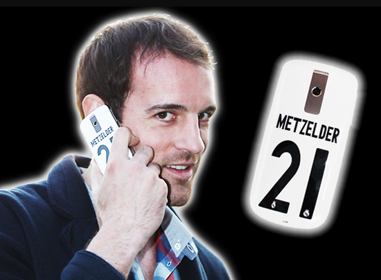 Metzelders Handy mit seiner Rückennummer