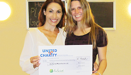 Scheckuebergabe_Aufwind-Mannheim_2011