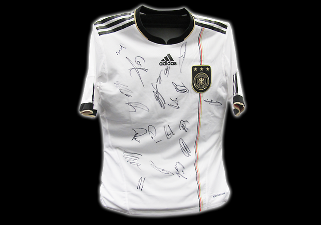  DFB-WM-Trikot signiert 