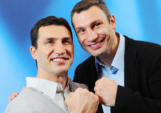 Wladimir Klitschko und Vitali Klitschko - Ehemalige Ukrainische Profiboxer und mehrfache Weltmeister Wladimir Klitschko und Vitali Klitschko - Ehemalige Ukrainische Profiboxer und mehrfache Weltmeister