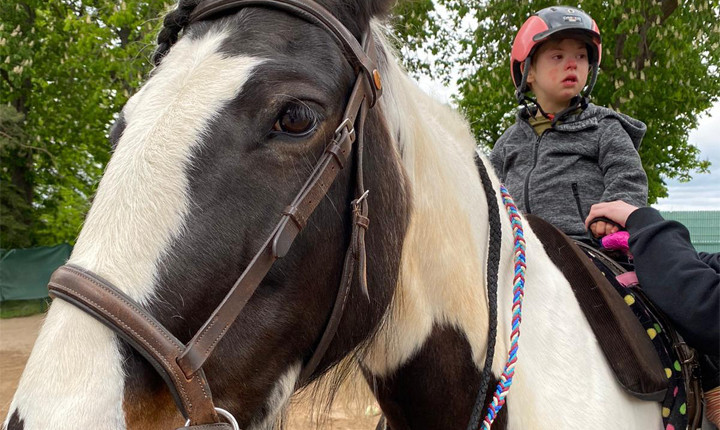 Besondere Reittherapie für Luca