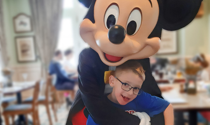 Herzenswunsch erfüllt: Stefan im Disneyland Paris Herzenswunsch erfüllt: Stefan im Disneyland Paris