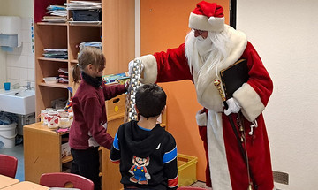 Nikolausbesuch für rund 400 Kinder