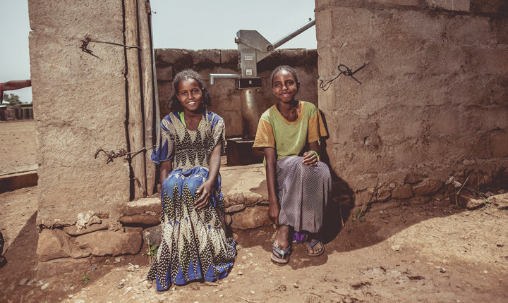 Nigisty and a friend in front of ther new fountain