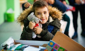 Weihnachtsgeschenke für Kinder in Not