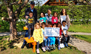 Wiederaufbau eines Kindergarten-Spielplatzes Wiederaufbau eines Kindergarten-Spielplatzes