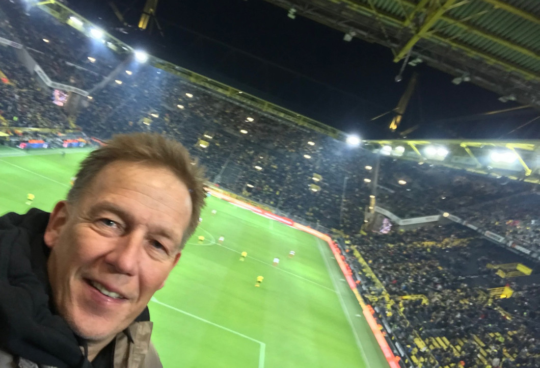 Hagen beim Match des BVB gegen den FC Augsburg Hagen beim Match des BVB gegen den FC Augsburg