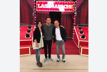 Bülent Ceylan mit unserem Auktionsgewinner Virgil und dessen Frau Bülent Ceylan mit unserem Auktionsgewinner Virgil und dessen Frau