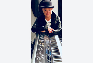 Von Musikstars signiertes Keyboard Von Musikstars signiertes Keyboard