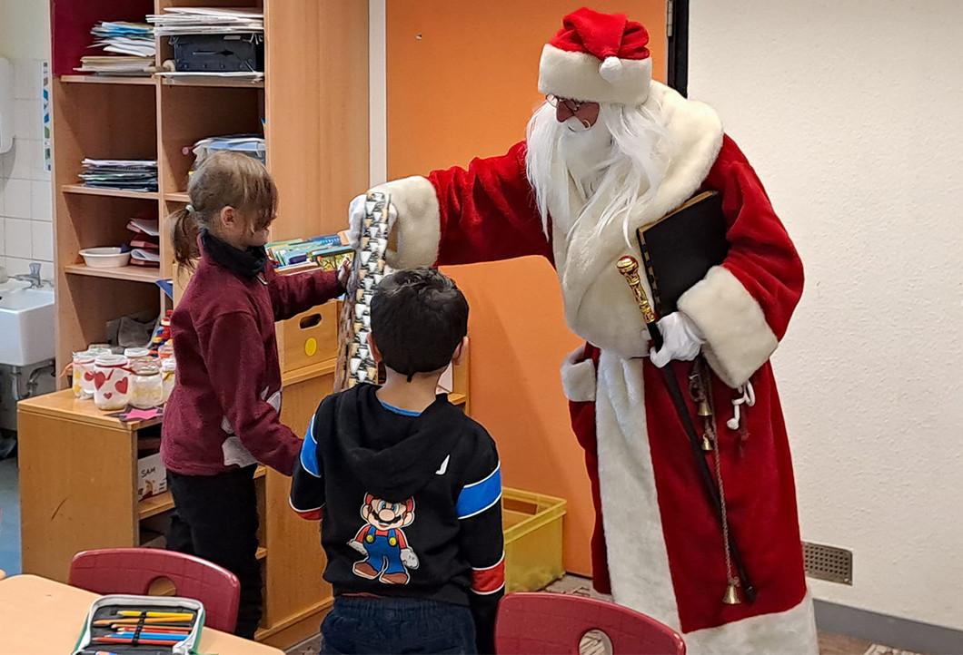 Besonderer Nikolausbesuch für rund 400 Kinder Besonderer Nikolausbesuch für rund 400 Kinder