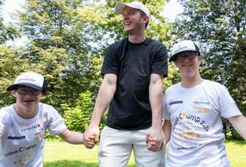 Fußballstar Michael Gregoritsch unterstützt Kinder mit Beeinträchtigung! Fußballstar Michael Gregoritsch unterstützt Kinder mit Beeinträchtigung!
