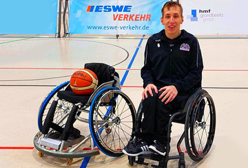 Neue Sport-Rollstuhlräder für Kevin  Neue Sport-Rollstuhlräder für Kevin