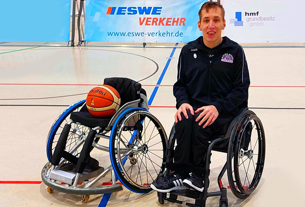 Neue Sport-Rollstuhlräder für Kevin  Neue Sport-Rollstuhlräder für Kevin