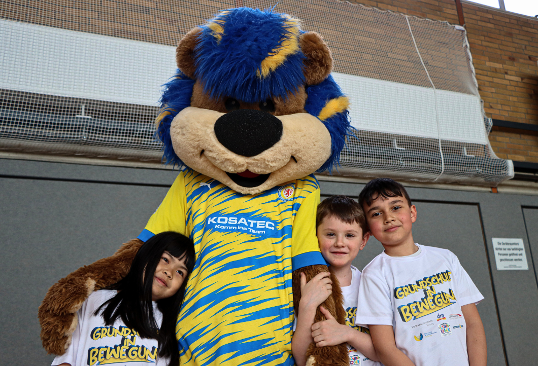 Spiel und Spaß mit der Eintracht Braunschweig Stiftung Spiel und Spaß mit der Eintracht Braunschweig Stiftung