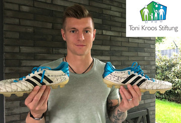 Diese Schuhe brachten über 27.000 Euro